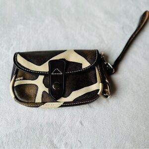 Dooney & Bourke Serengeti wristlet.
Never used, excellent condition!